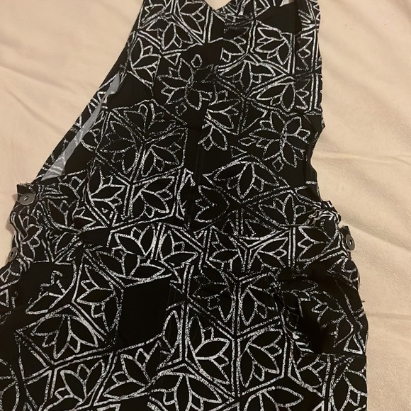 Black and white overalls - Picture 2 of 7